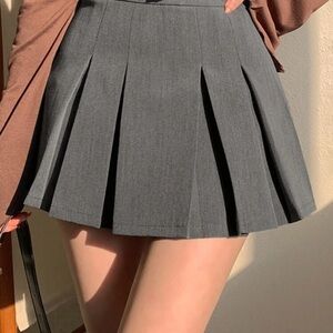 Elegant Gray Pleated Mini Skirt